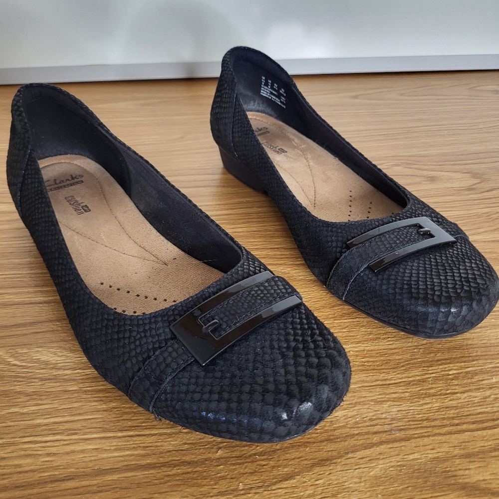 Clarks Blanche West Women’s Black Textured Ballet Flats Accent Buckle Size 10